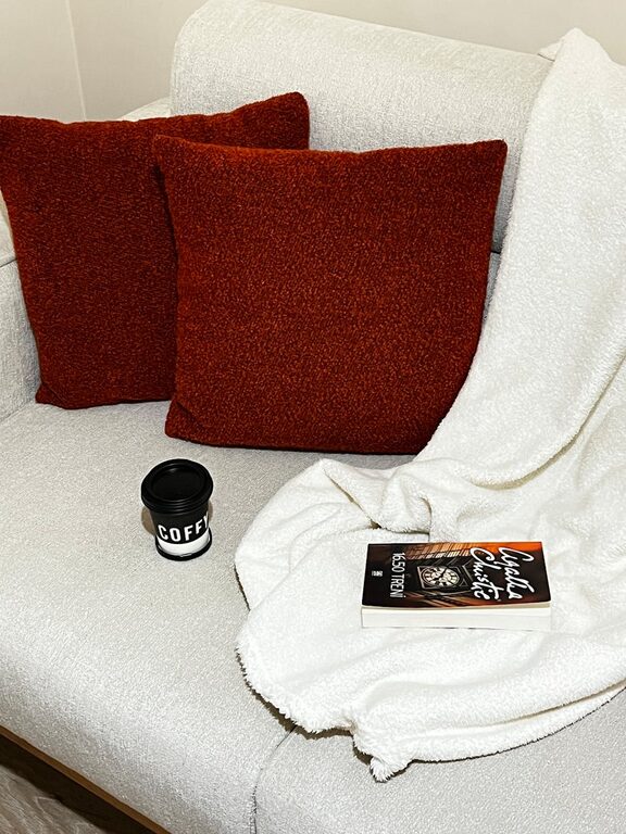 How to Plan a Perfect Screen-Light Evening at Home